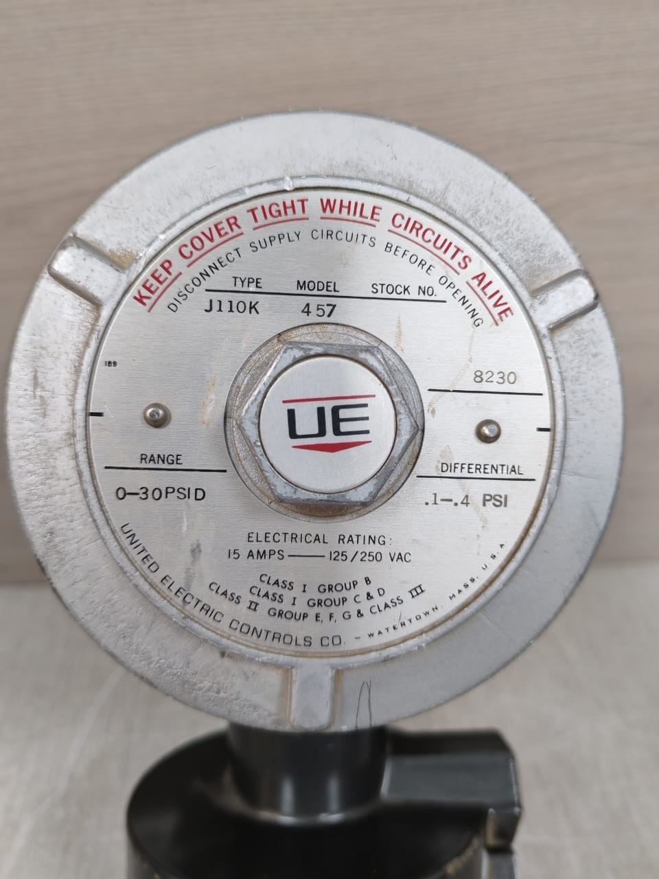 UE UNITED ELECTRIC J110K UE UNITED ELECTRIC J110K 457 PRESSURE SWITCH 15 AMPS 125-250 VAC 10