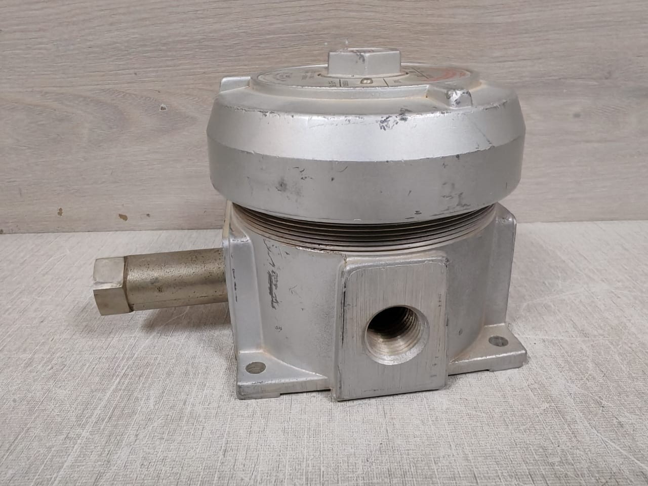 UE UNITED ELECTRIC AMPS-125 UE UNITED ELECTRIC J110 680 PRESSURE SWITCH 15 AMPS 125-250 VAC 9