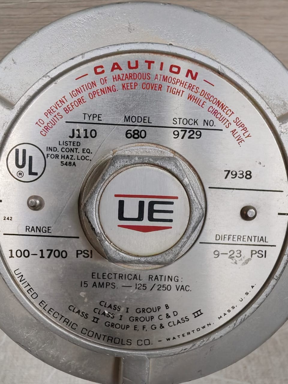 UE UNITED ELECTRIC AMPS-125 UE UNITED ELECTRIC J110 680 PRESSURE SWITCH 15 AMPS 125-250 VAC 10