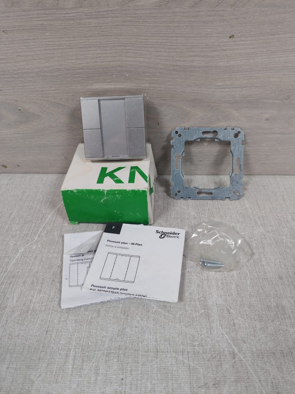 SCHNEIDER MTN627660 PUSH-BUTTON 2-GANG PLUS ALUMINIUM- W/ ORIG.BOX