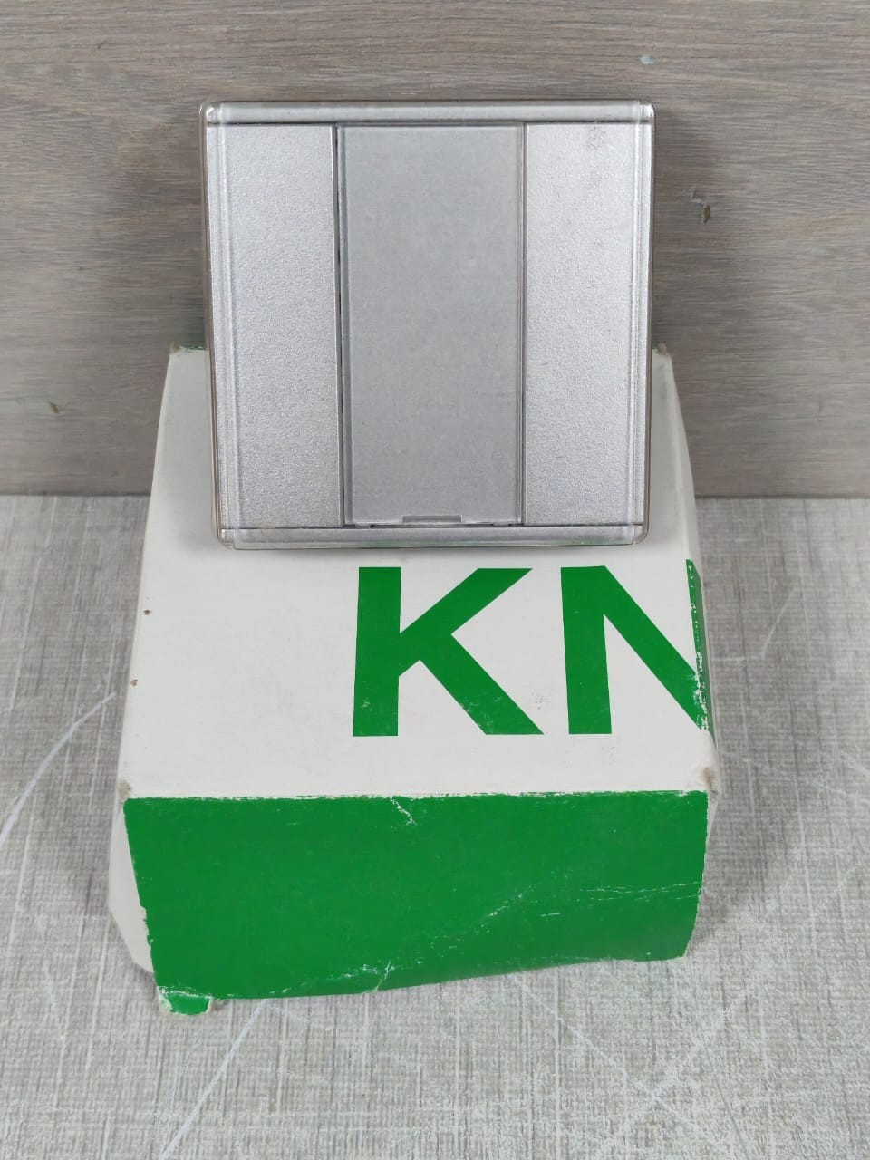 Schneider Electric MTN627560 SCHNEIDER ELECTRIC MTN627560 PUSH-BUTTON 1-GANG PLUS ALUMINIUM- W/O ORIG.BOX 2