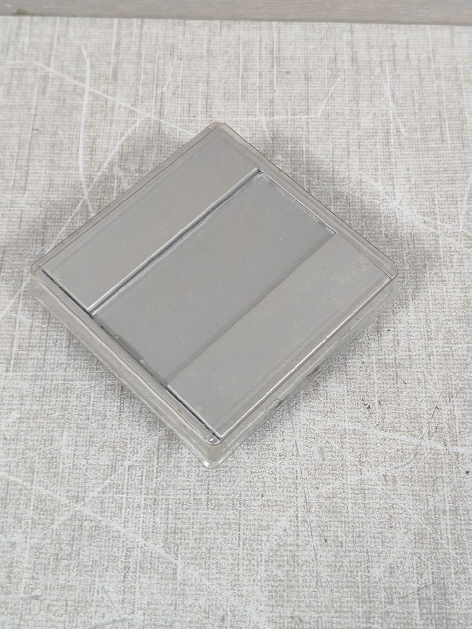 Schneider Electric MTN627560 SCHNEIDER ELECTRIC MTN627560 PUSH-BUTTON 1-GANG PLUS ALUMINIUM- W/O ORIG.BOX 5