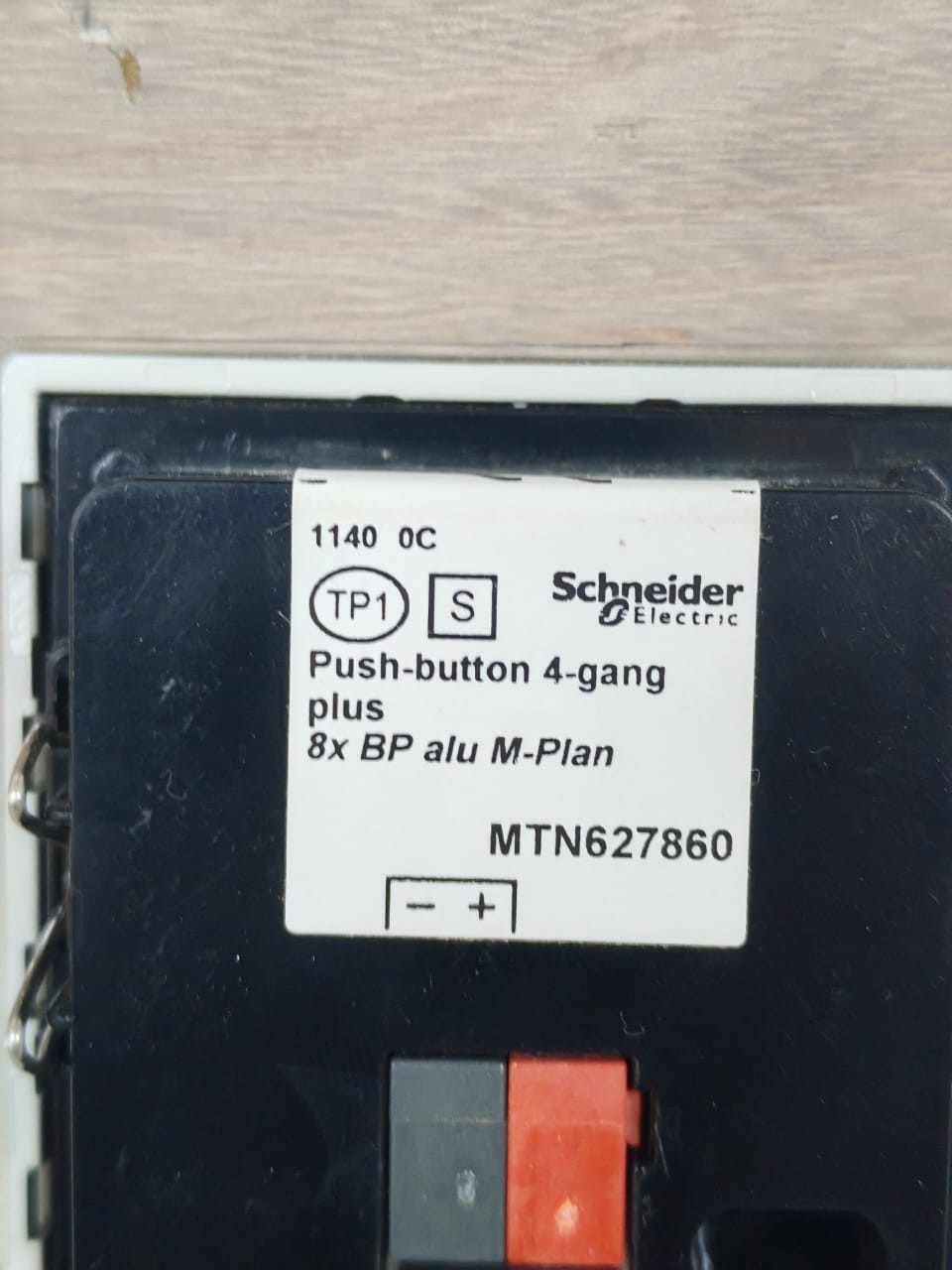 Schneider Electric MTN627860 SCHNEIDER ELECTRIC MTN627860 PUSH-BUTTON 4-GANG PLUS ALUMINIUM 9