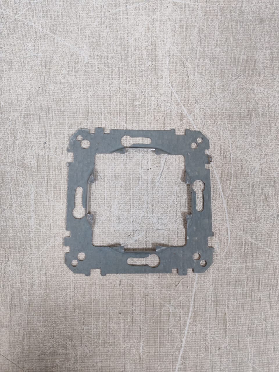 Schneider Electric MTN627860 SCHNEIDER ELECTRIC MTN627860 PUSH-BUTTON 4-GANG PLUS ALUMINIUM 10