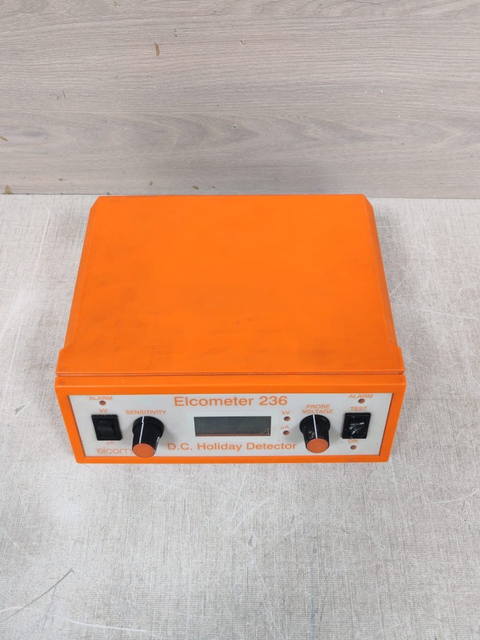 Elcometer ELCOMETER 236 ELCOMETER 236 D.C HOLIDAY DETECTOR 15 KV 6