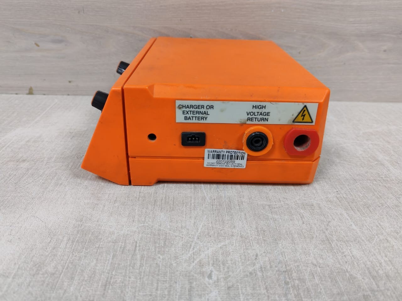 Elcometer ELCOMETER 236 ELCOMETER 236 D.C HOLIDAY DETECTOR 15 KV 9