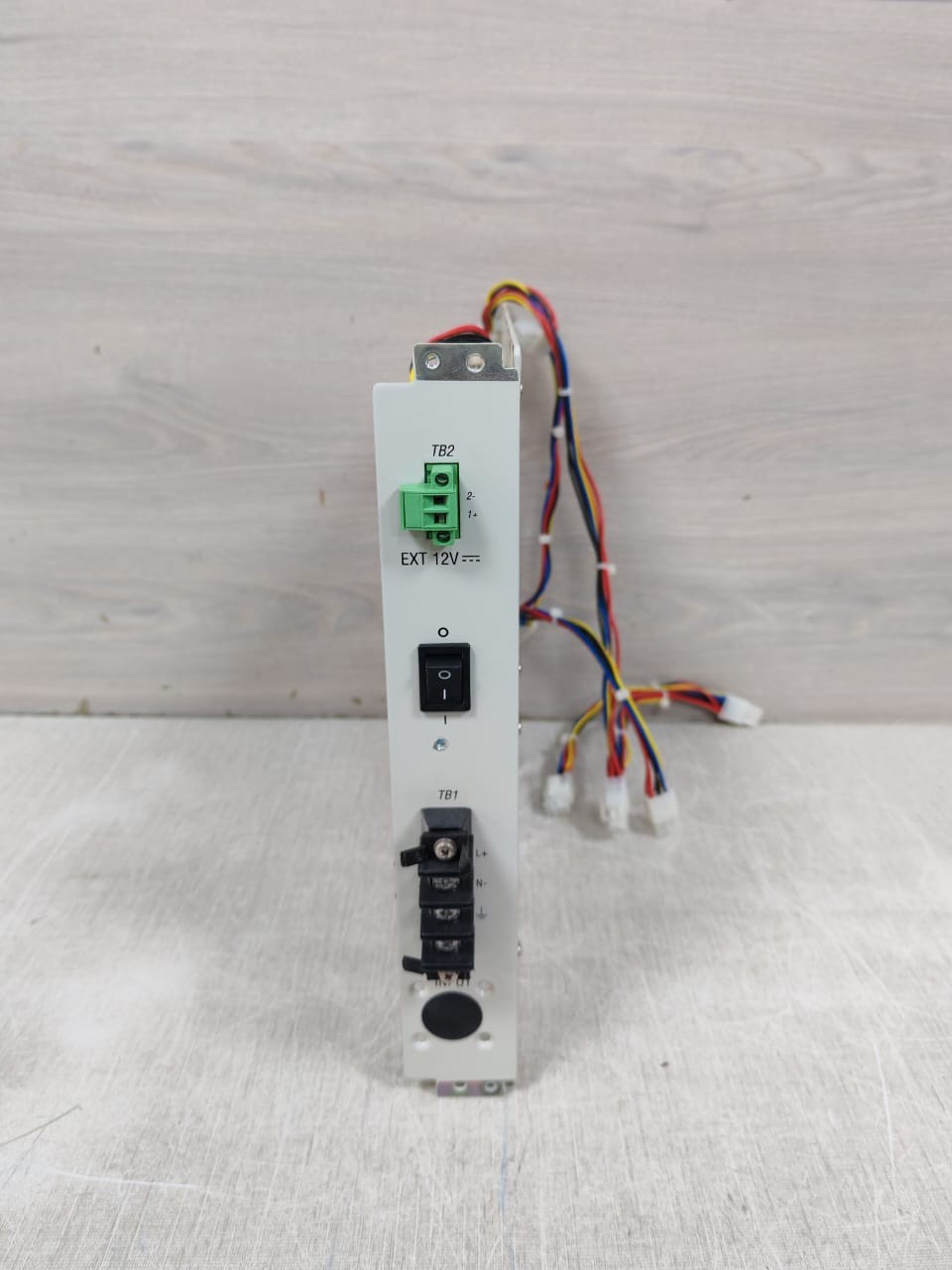 XP POWER ECM60UT31 REGULATED DC POWER SUPPLY