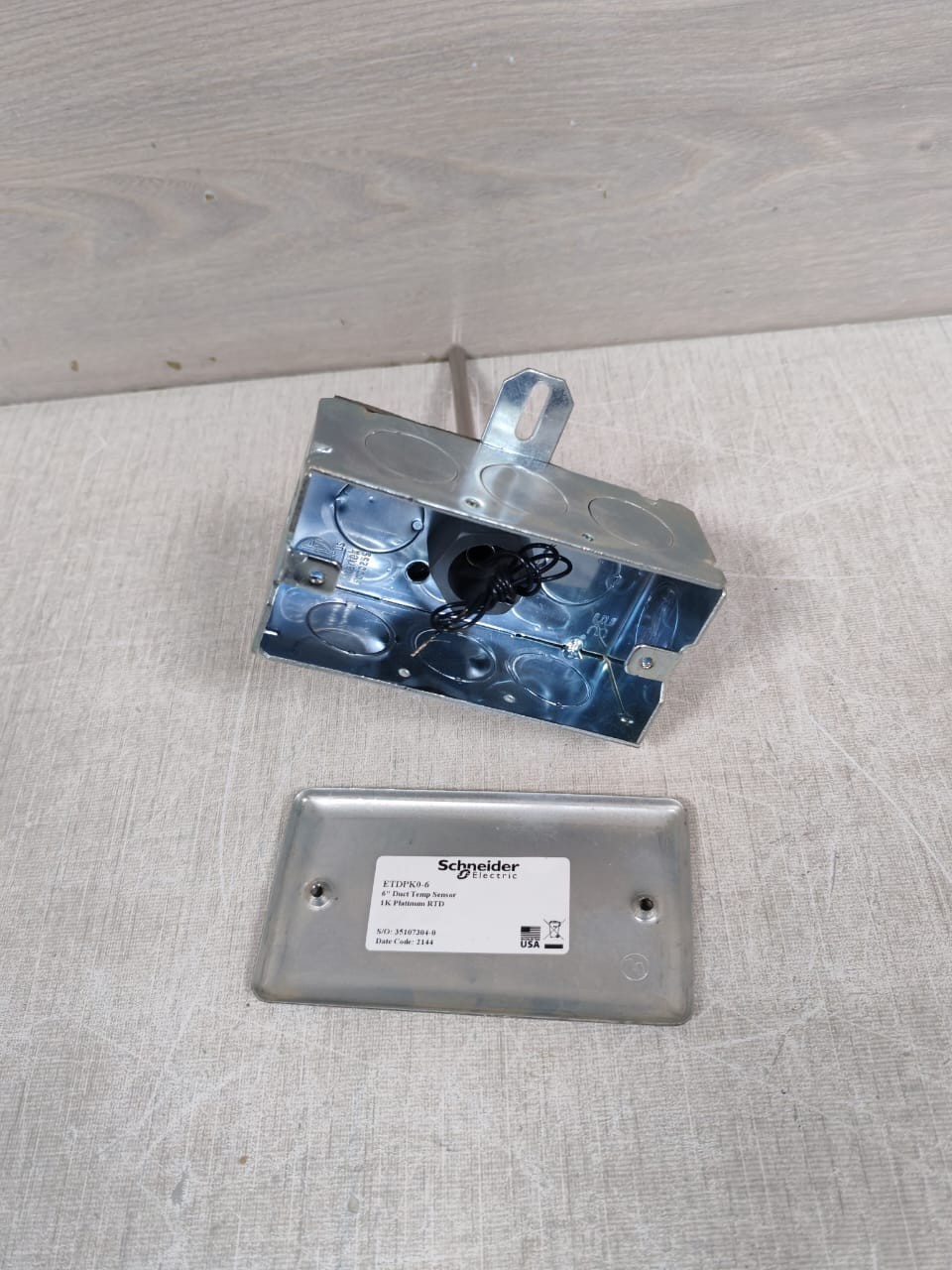 Schneider Electric ETDPK0-6 SCHNEIDER ELECTRIC ETDPK0-6 6"DUCT TEMP SENSOR 5