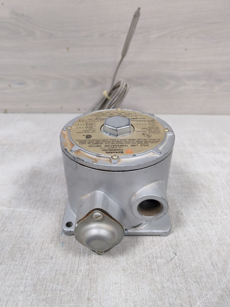 Barksdale Controls T1X-J353S-A Barksdale Controls T1X Series Gold Line Temperature Switch T1X-J353S-A 7