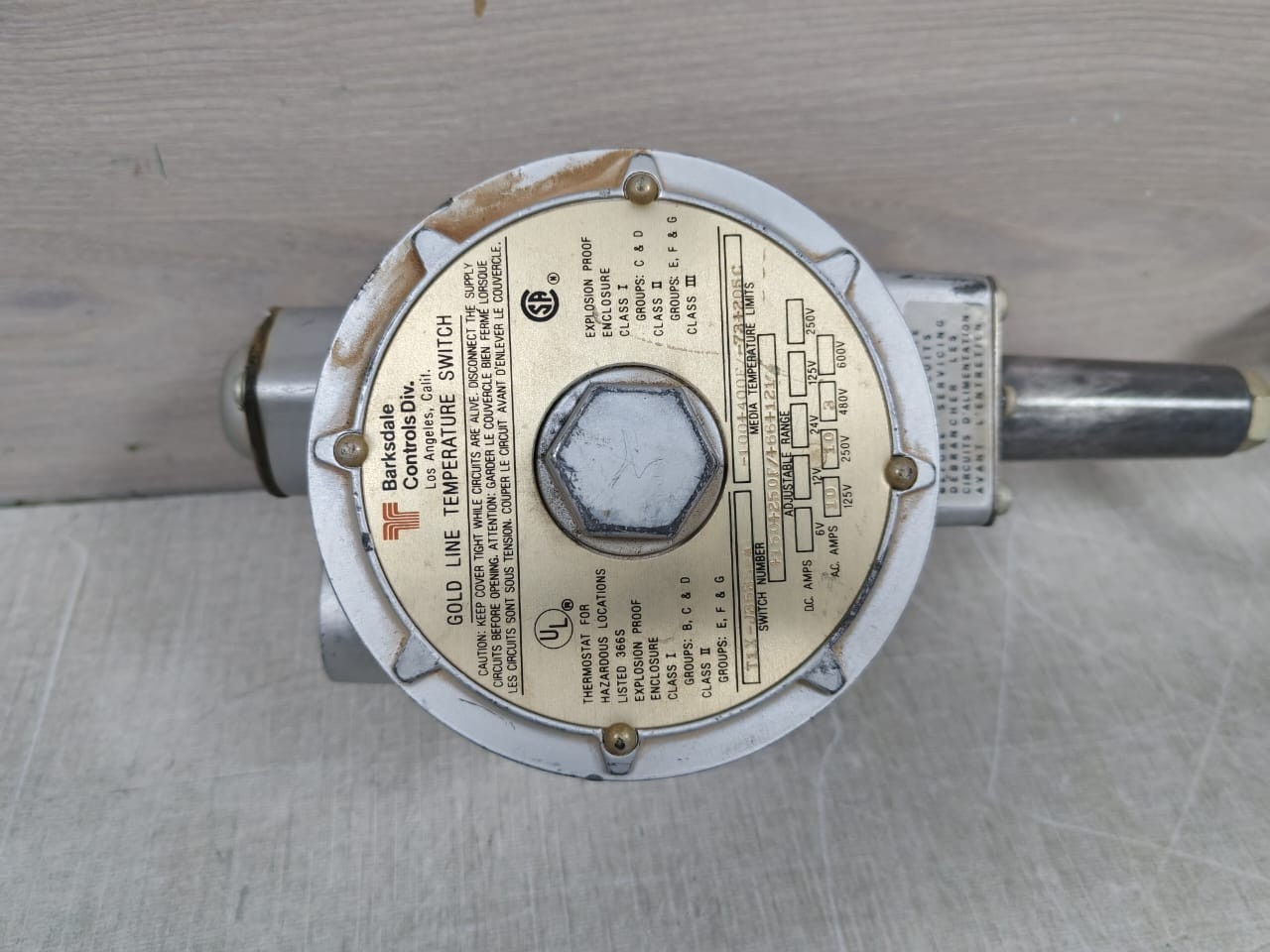 Barksdale Controls T1X-J353S-A Barksdale Controls T1X Series Gold Line Temperature Switch T1X-J353S-A 8