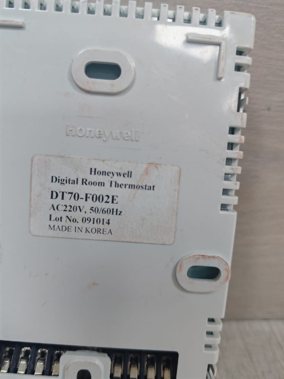 Honeywell DT70-F002E HONEYWELL DT70-F002E DIGITAL ROOM THERMOSTAT AC220V 50/60Hz 6