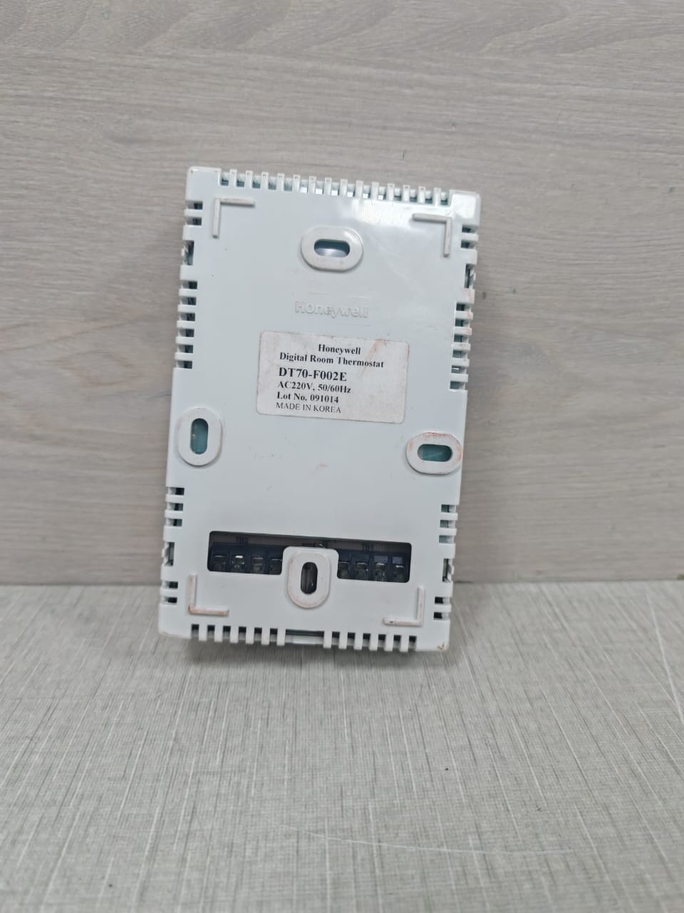 Honeywell DT70-F002E HONEYWELL DT70-F002E DIGITAL ROOM THERMOSTAT AC220V 50/60Hz 7