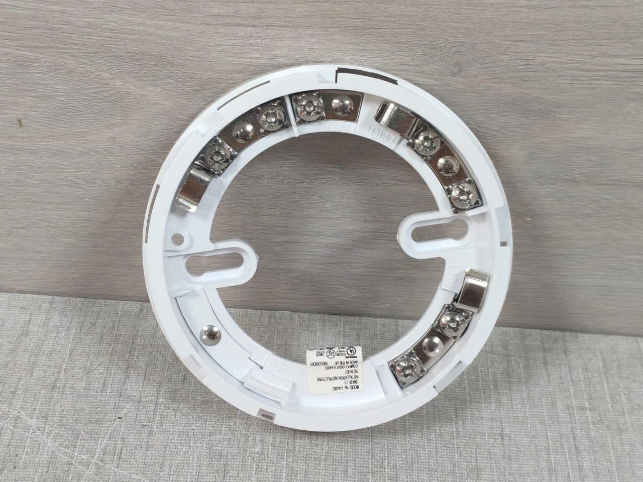 Shield S-A4002 Shield S-A4051 Isolator Module with S-A4002 Isolator Base 6