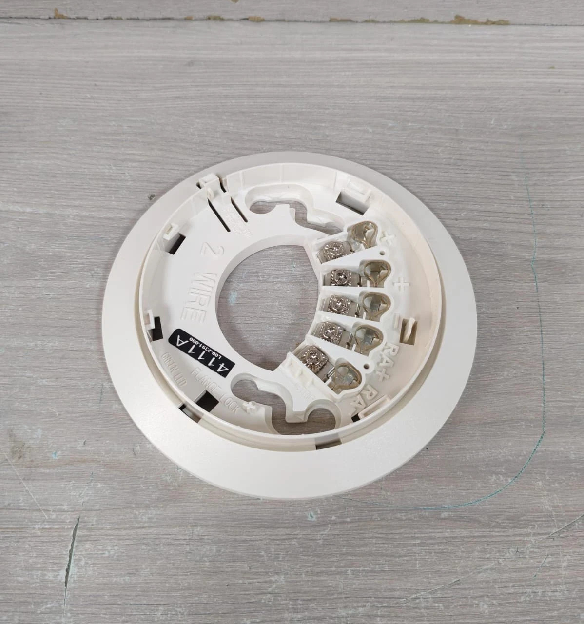 SYSTEM SENSOR 2W-B SYSTEM SENSOR 2W-B 2WIRE PLUG-IN PHOTOELECTRIC W/ BASE SMOKE DETECTOR 4