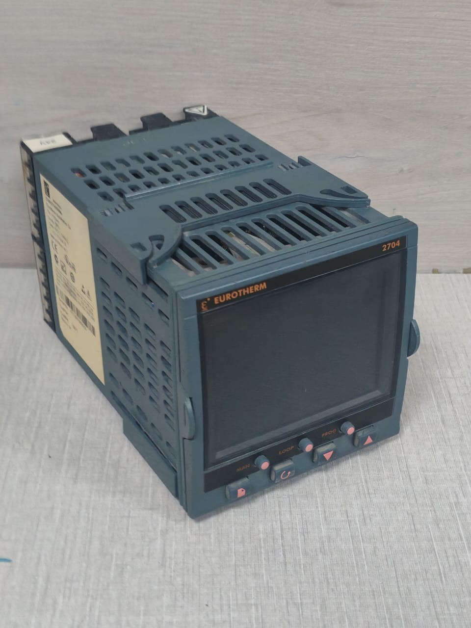 EUROTHERM 2704/VL/321/XX/TP/AM/XX/PV/A2... EUROTHERM 2704 V6.51 2704/VL/321/XX/TP/AM/XX/PV/A2...TEMP.CONTROLLER 24V 9