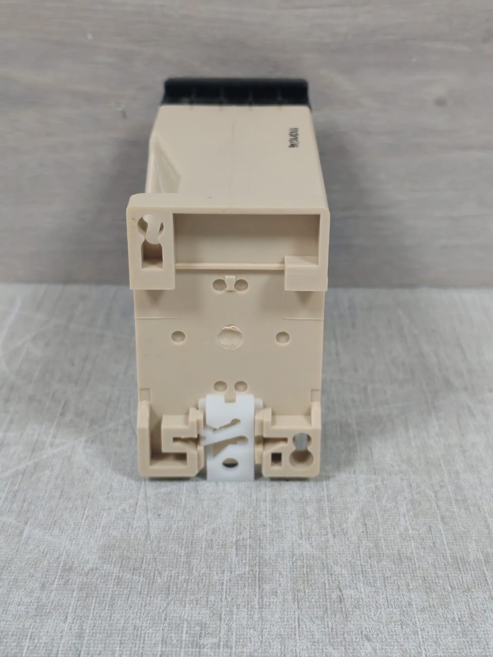 EAPL B1DH-Q EAPL B1DH-Q POWER OFF DELAY TIMER RELAY 24VDC 9