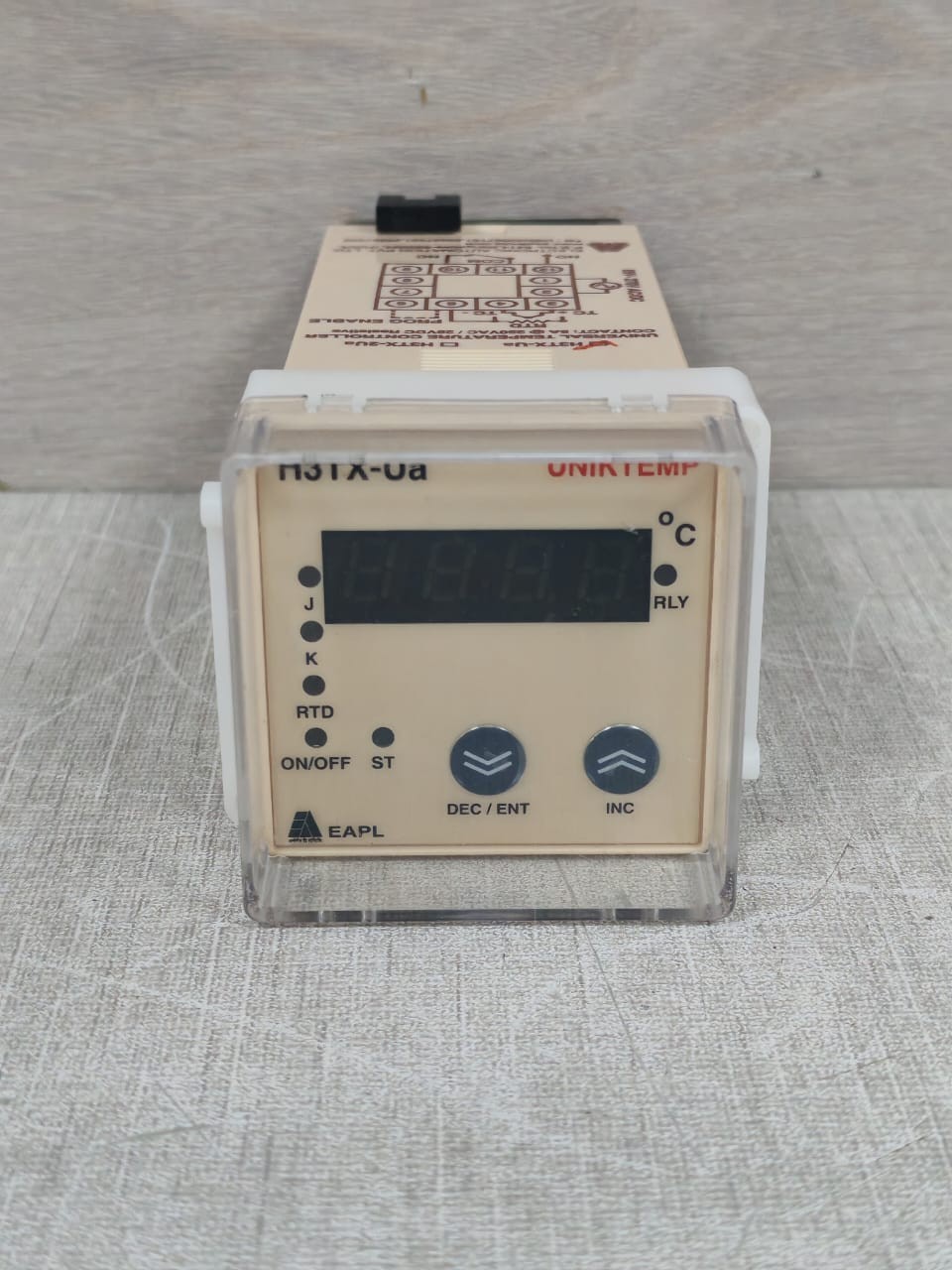 EAPL H3TX-UA EAPL H3TX-UA UNIVERSAL TEMPERATURE CONTROLLER 250VAC 2