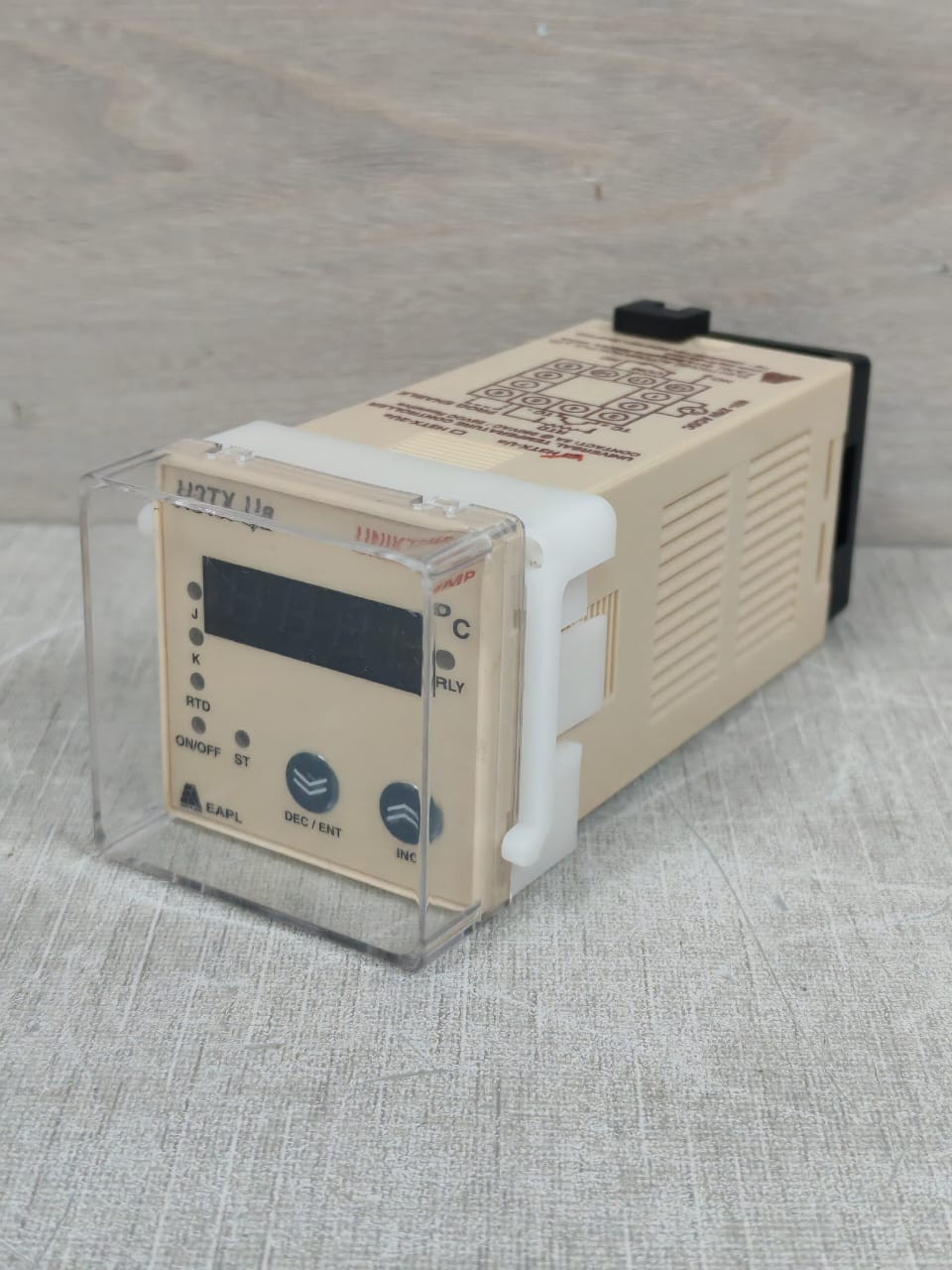 EAPL H3TX-UA EAPL H3TX-UA UNIVERSAL TEMPERATURE CONTROLLER 250VAC 4
