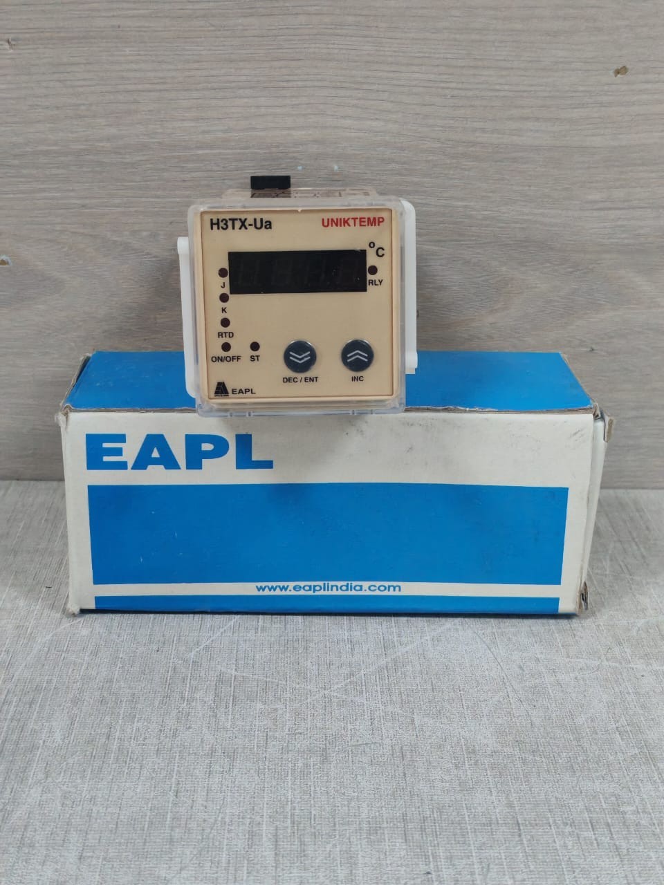 EAPL H3TX-UA UNIVERSAL TEMPERATURE CONTROLLER 250VAC