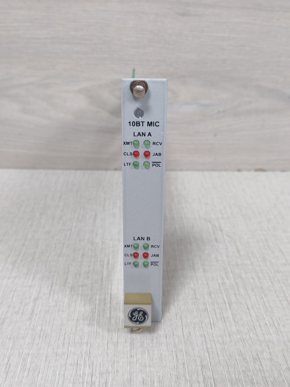 GE 820-0476 REV.00 GE 820-0476 REV.00 Digital Input Submodule D20 EME 10BASE-FL/ 10BT MIC 4