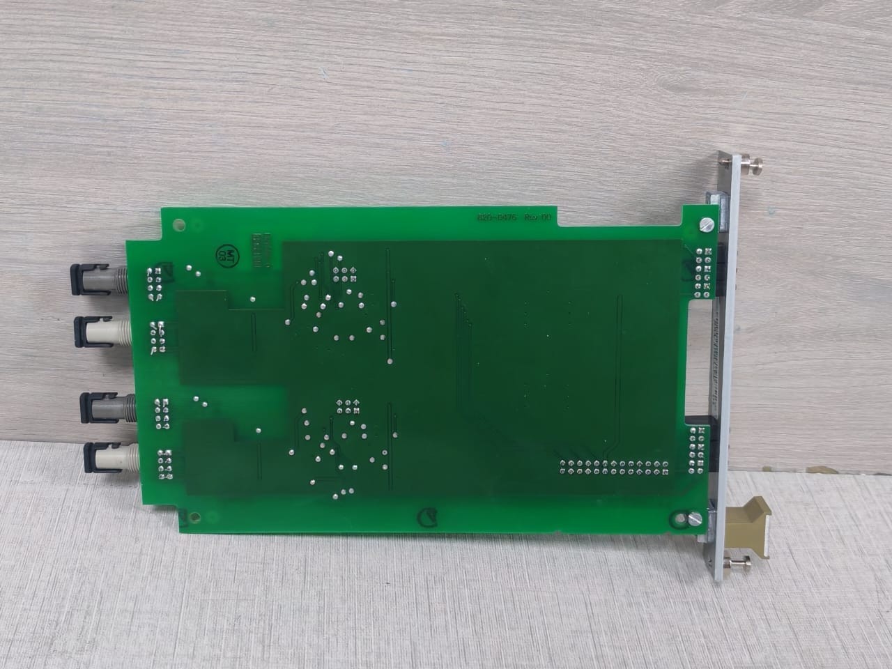 GE 820-0476 REV.00 GE 820-0476 REV.00 Digital Input Submodule D20 EME 10BASE-FL/ 10BT MIC 9