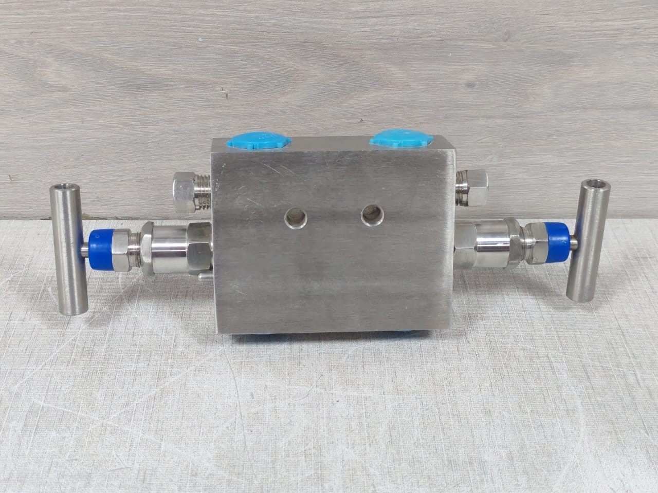 STRATAA CONTROLS 6211MF:3VS-SSL-CT-P-22-FF-N STRATAA CONTROLS 6211MF:3VS-SSL-CT-P-22-FF-N VALVE MANIIFOLDS 5