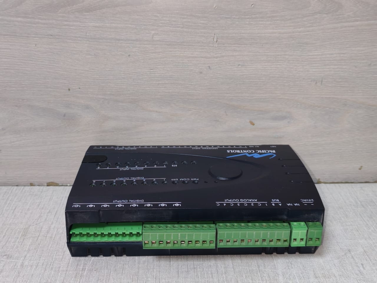Pacific Controls EasyIO IO-28P/30P Pacific Controls EasyIO IO-28P/30P Modbus Controller 4