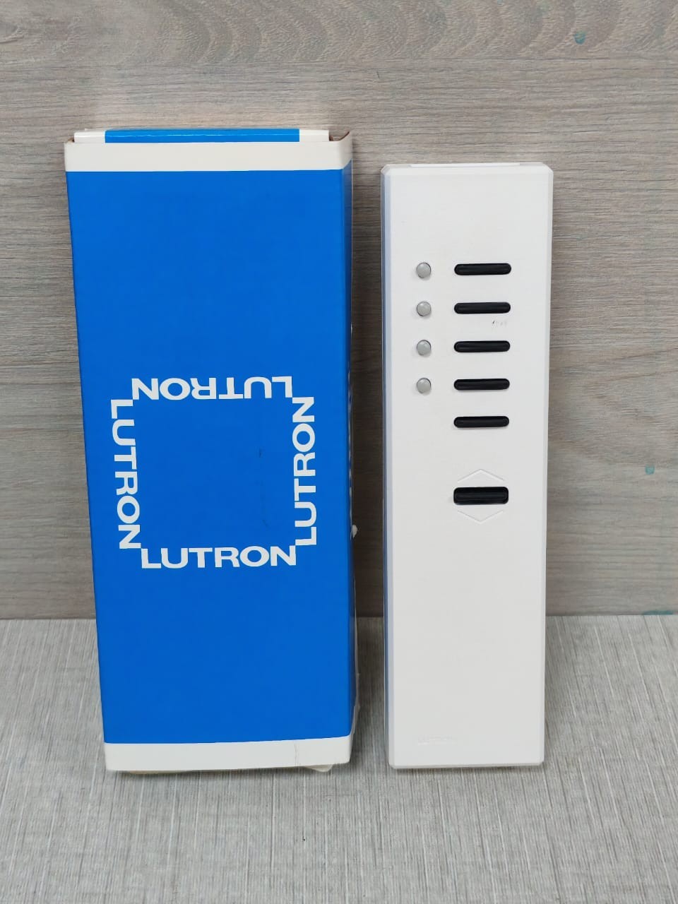 Lutron GRX-8IT-WH 8-Scene Wireless Remote Control