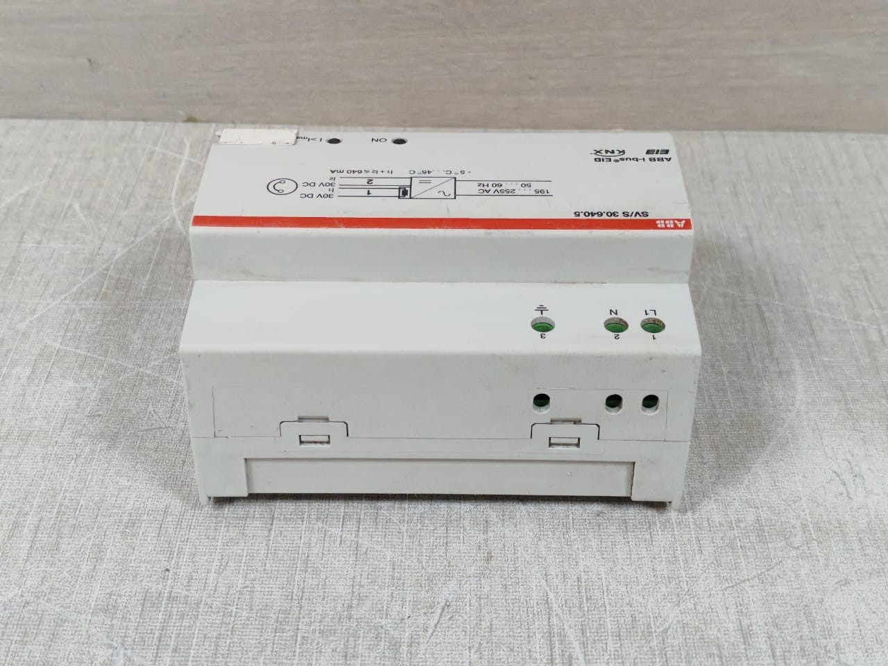 ABB GH-Q631-0048 ABB SV/S 30.640.5 GH Q631 0048 R0111 EIB POWER SUPPLY 640mA 9