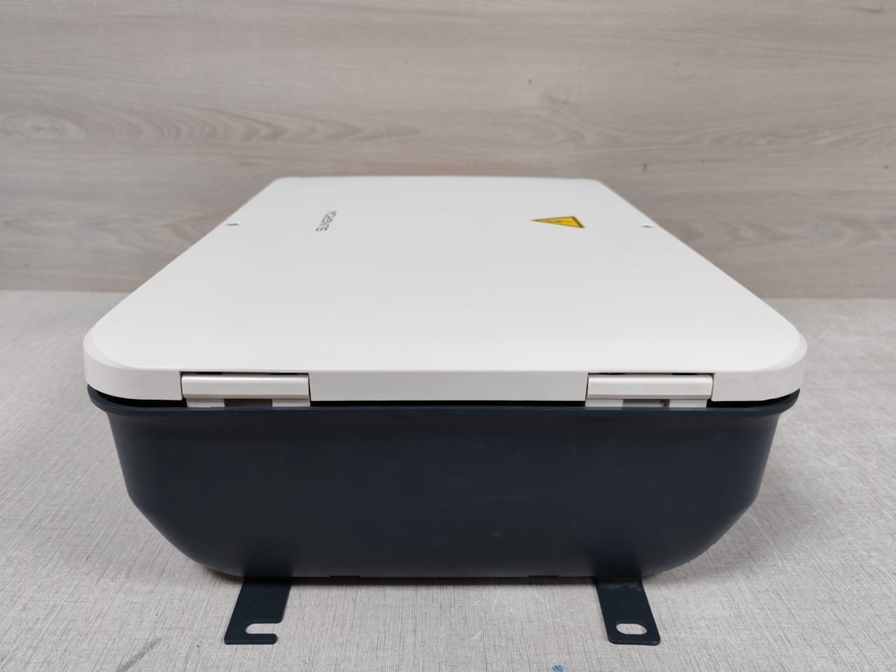 SUNGROW COM100E SUNGROW COM100E Smart Communication Box 4