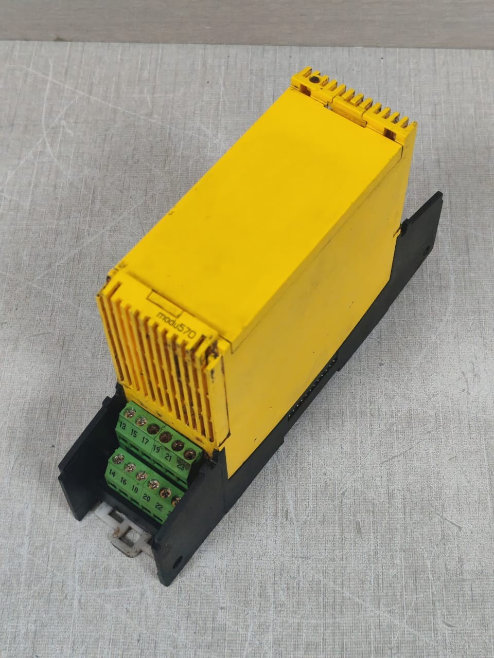 SAUTER EY-I0570F001 / MODU570 SAUTER EY-I0570F001 / MODU570 13.5VDC MODULE 4