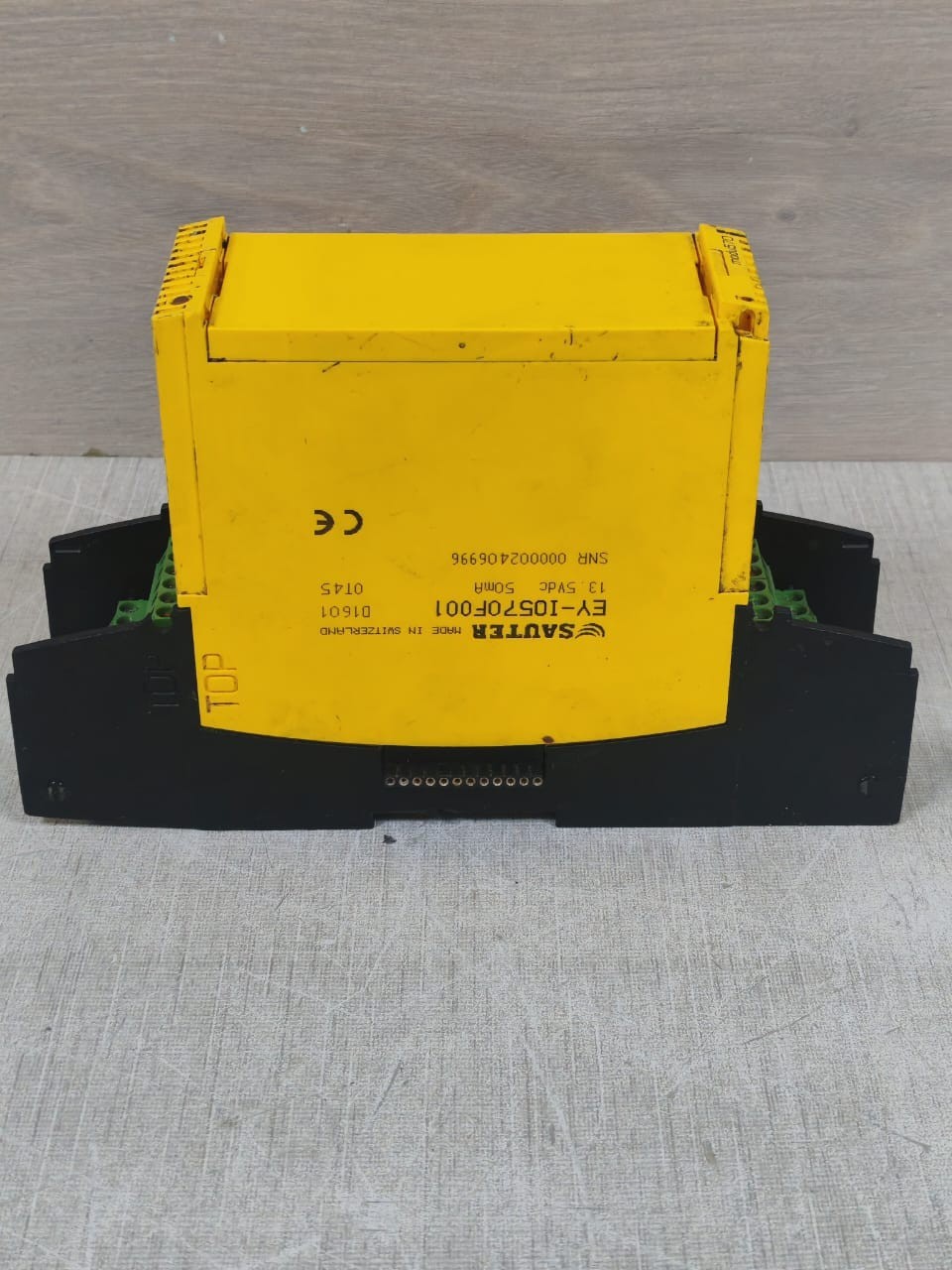 SAUTER EY-I0570F001 / MODU570 SAUTER EY-I0570F001 / MODU570 13.5VDC MODULE 8