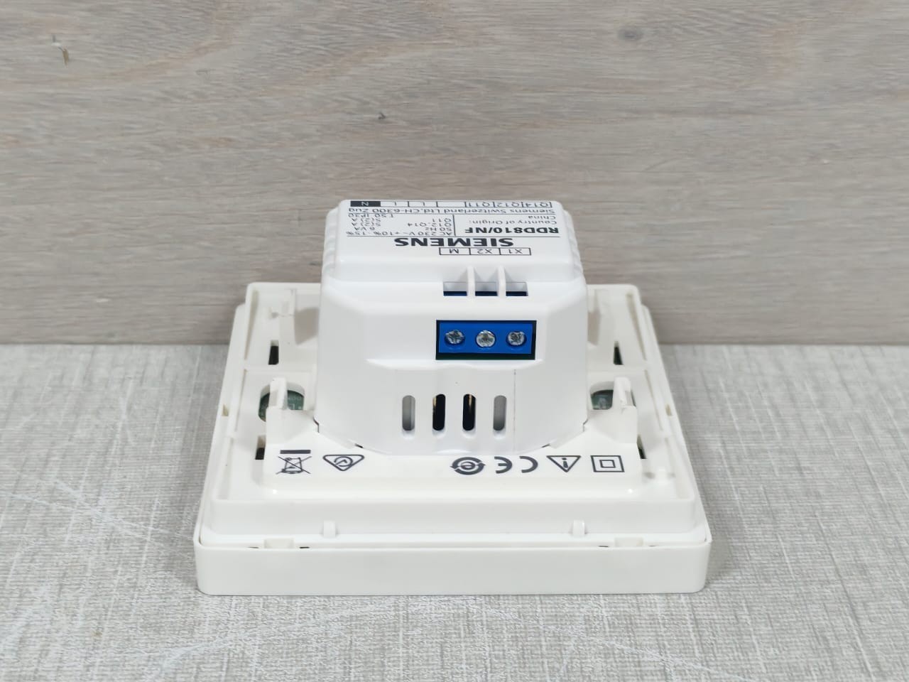 Siemens RDD810/NF Siemens RDD810/NF Room Thermostat 8