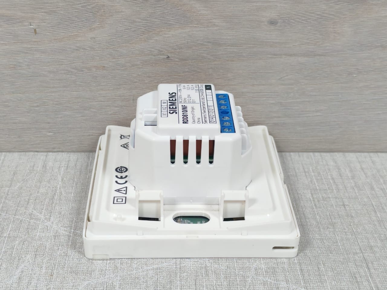 Siemens RDD810/NF Siemens RDD810/NF Room Thermostat 10