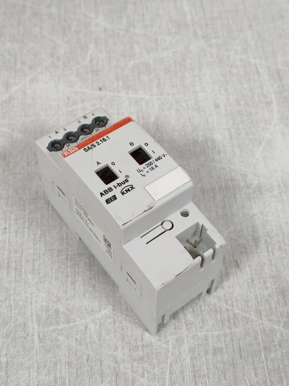 ABB SA/S 2.16.1 ABB SA/S 2.16.1 2CDG110062R0011 I-BUS KNX SWITCH ACTUATOR 3