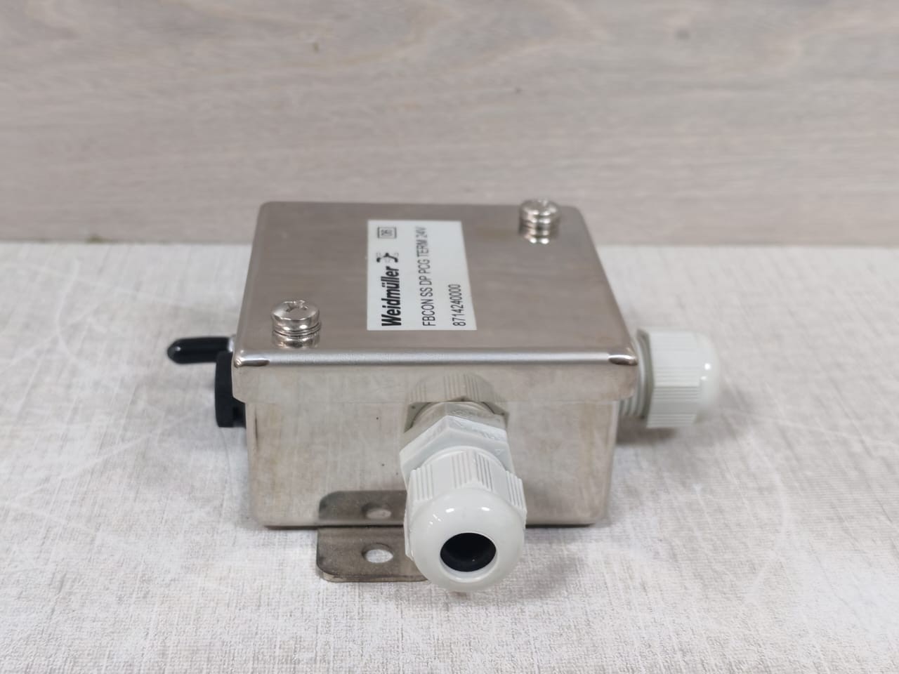 Weidmuller 8714240000 Weidmuller 8714240000 FBCON SS DP PCG TERM 24V 6