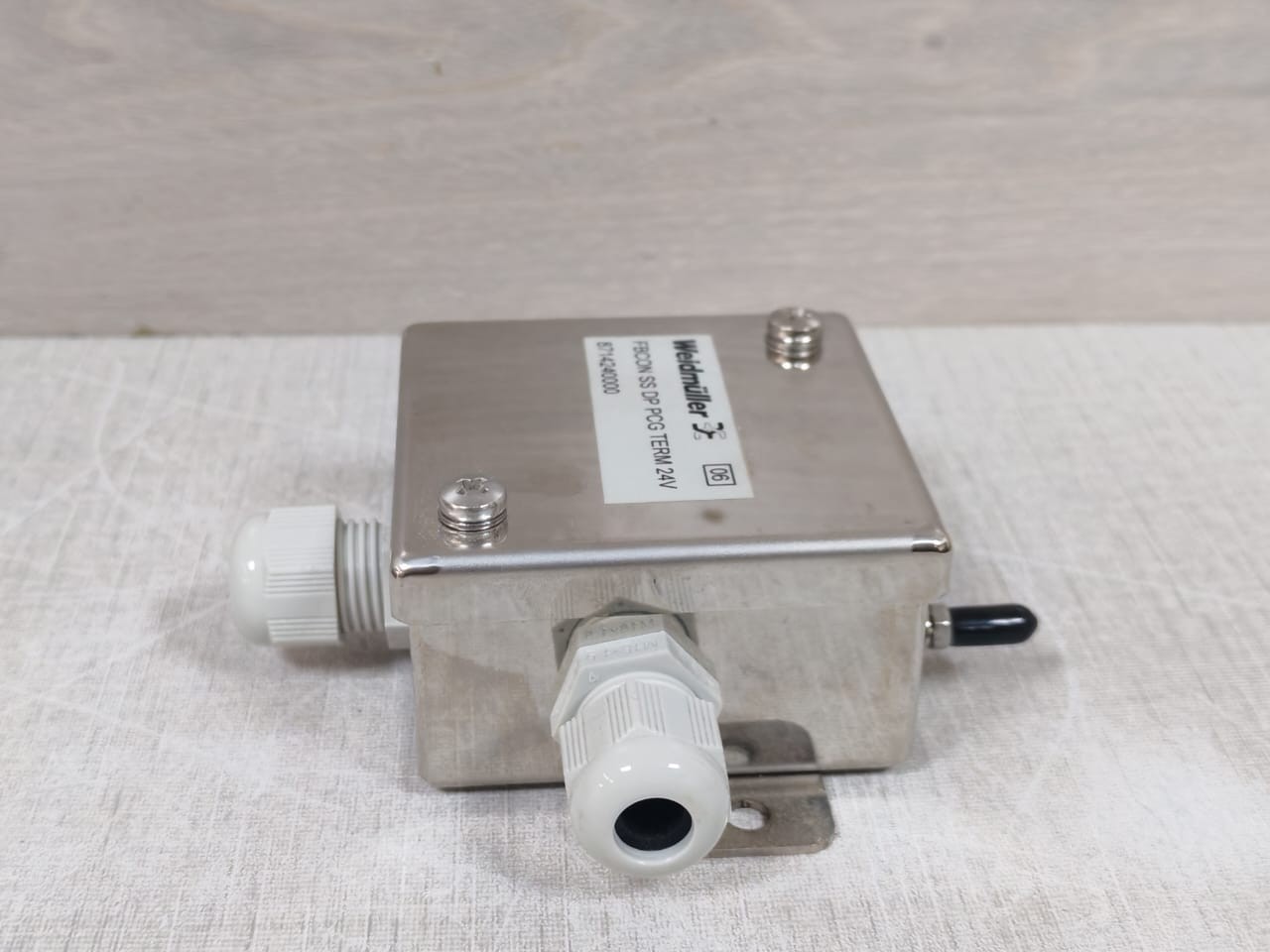 Weidmuller 8714240000 Weidmuller 8714240000 FBCON SS DP PCG TERM 24V 7