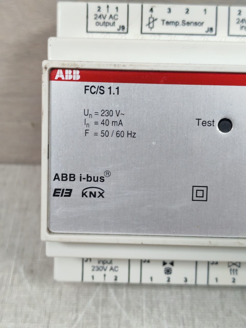 ABB FC/ S 1.1 ABB FC/ S 1.1 2CDG120001R0011 I-BUS KNX FAN COIL-REGLER 230V 2