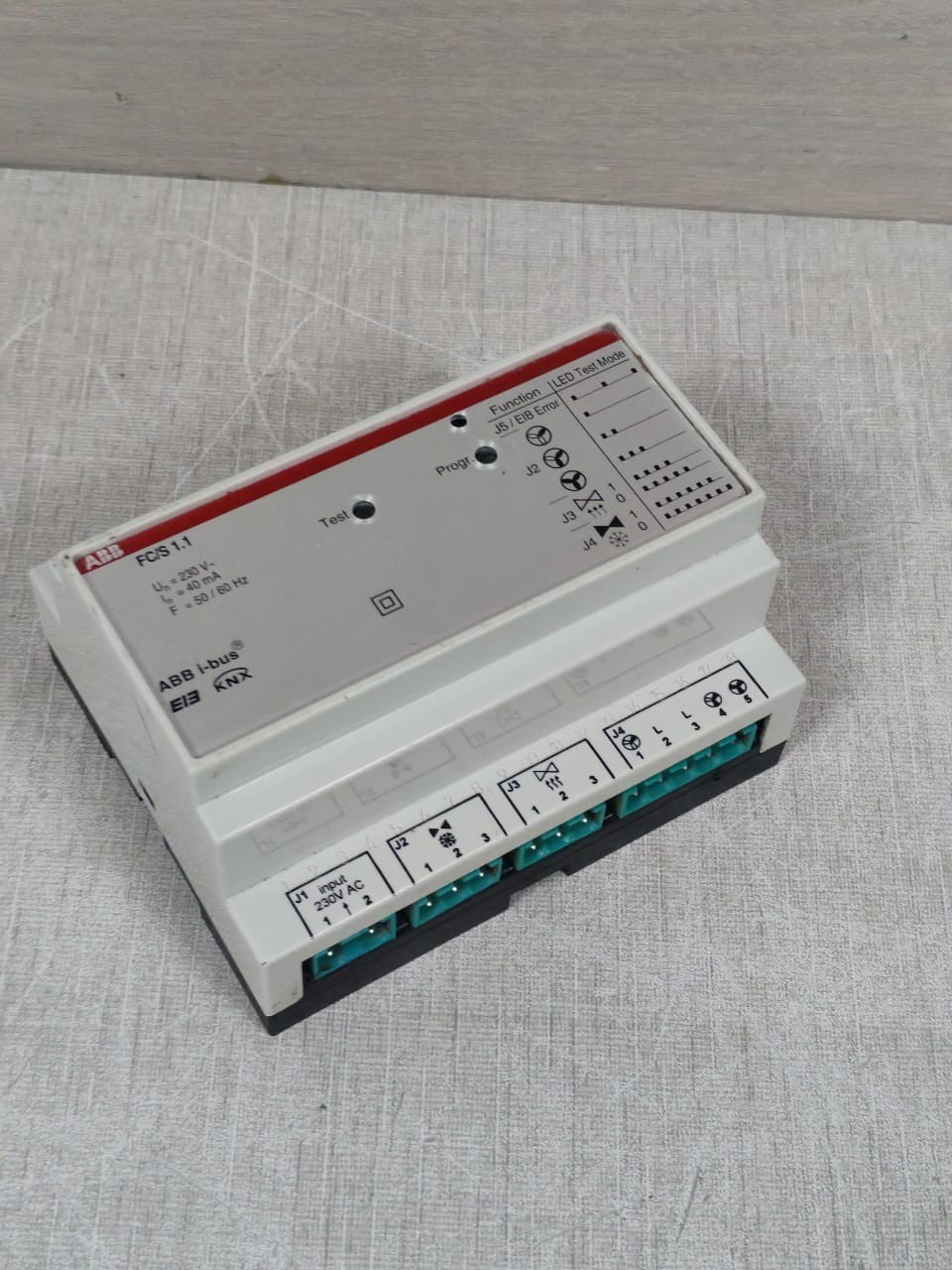 ABB FC/ S 1.1 ABB FC/ S 1.1 2CDG120001R0011 I-BUS KNX FAN COIL-REGLER 230V 4