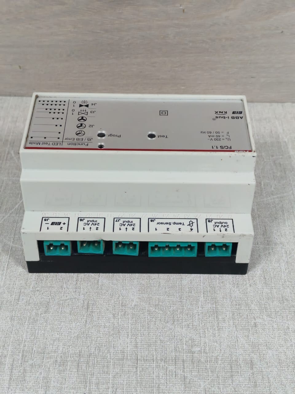 ABB FC/ S 1.1 ABB FC/ S 1.1 2CDG120001R0011 I-BUS KNX FAN COIL-REGLER 230V 8