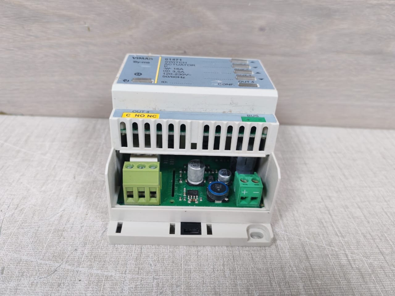 VIMAR VIMAR-01471 VIMAR 01471 Switch Actuator 120-230V 50/60Hz 4