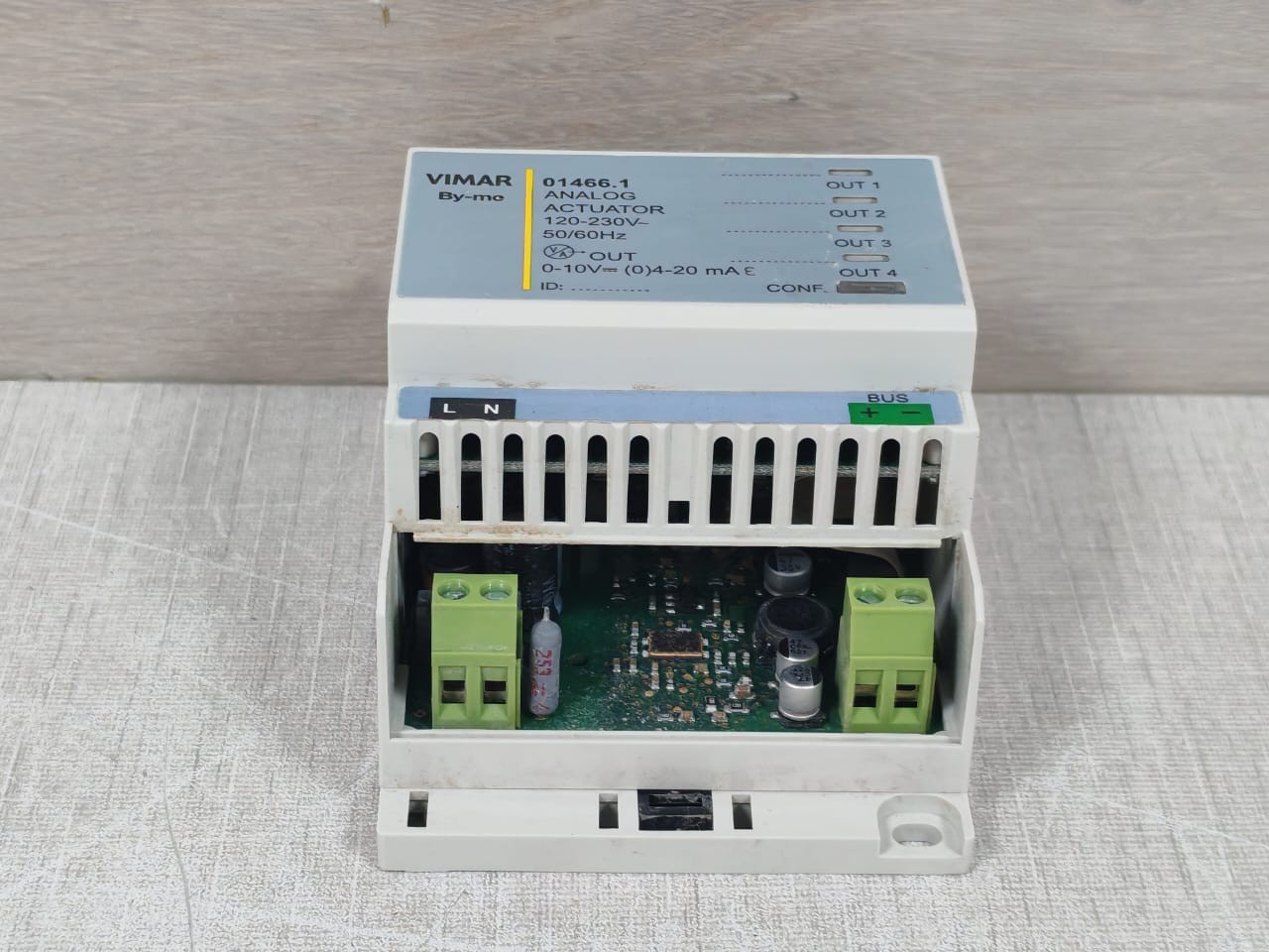 VIMAR VIMAR-01466 VIMAR 01466.1 Analog Actuator 120-230V 50/60Hz 3