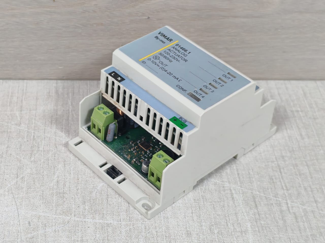 VIMAR VIMAR-01466 VIMAR 01466.1 Analog Actuator 120-230V 50/60Hz 9