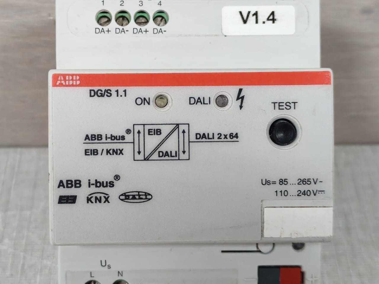 ABB R0011 ABB DG/S 1.1 DALI Gateway 2CDG 110 026 R0011 3