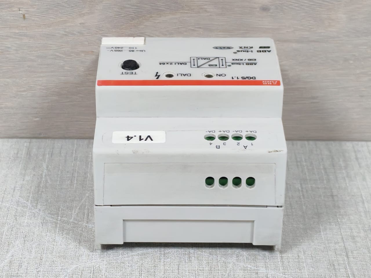 ABB R0011 ABB DG/S 1.1 DALI Gateway 2CDG 110 026 R0011 8