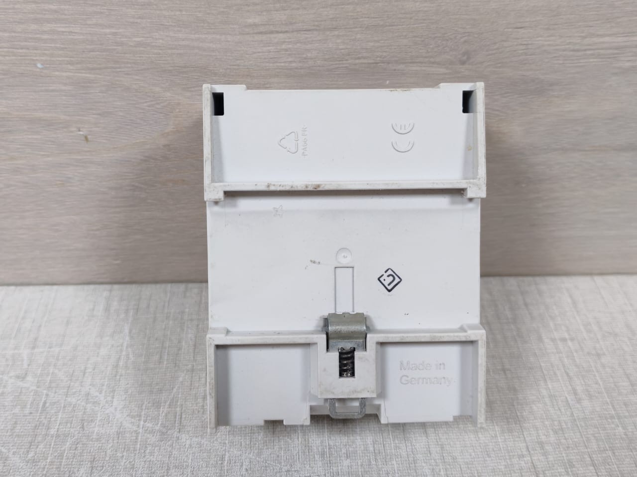 ABB R0011 ABB DG/S 1.1 DALI Gateway 2CDG 110 026 R0011 9
