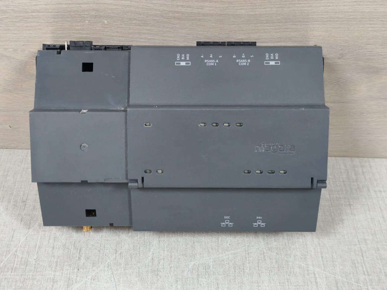 Niagara 32300323.002C 12977 NIAGARA 32300323.002C 12977 / 32321501-009 REV.A CONTROLLER 2