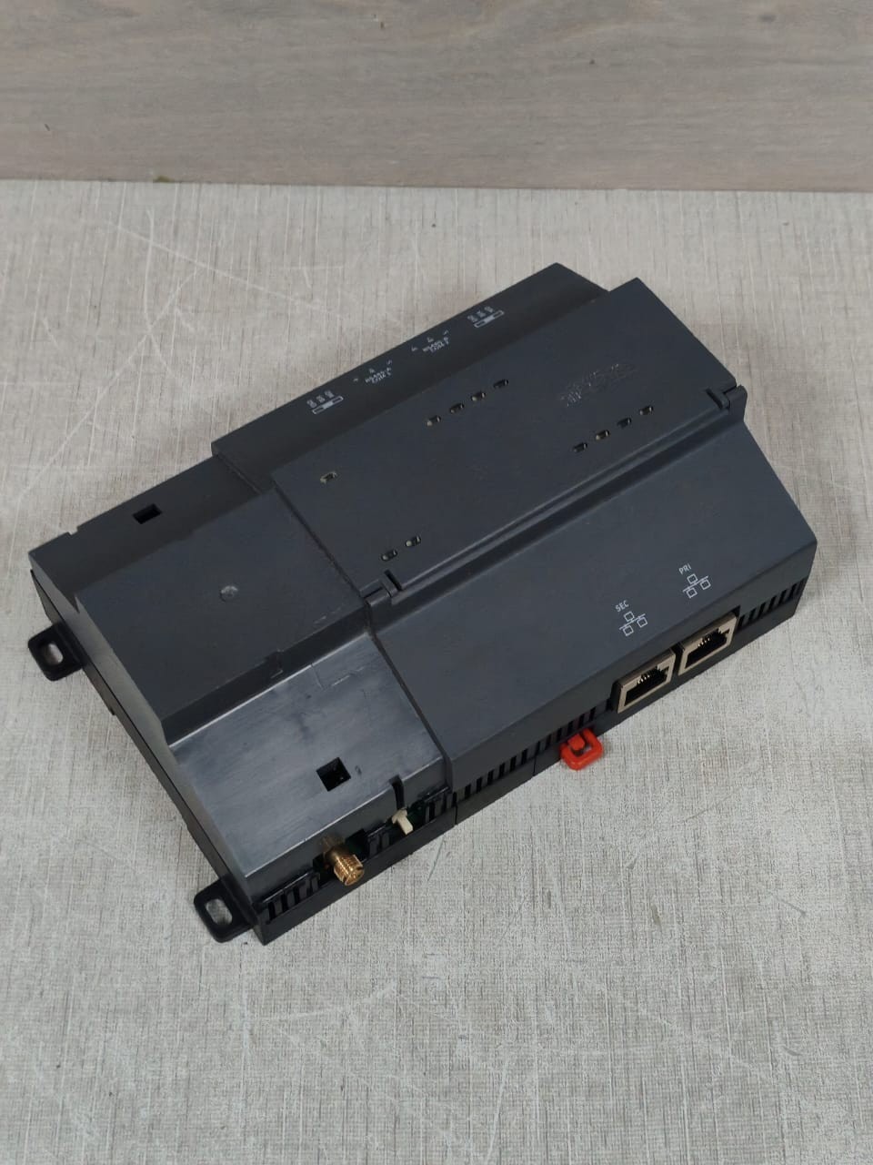 Niagara 32300323.002C 12977 NIAGARA 32300323.002C 12977 / 32321501-009 REV.A CONTROLLER 4