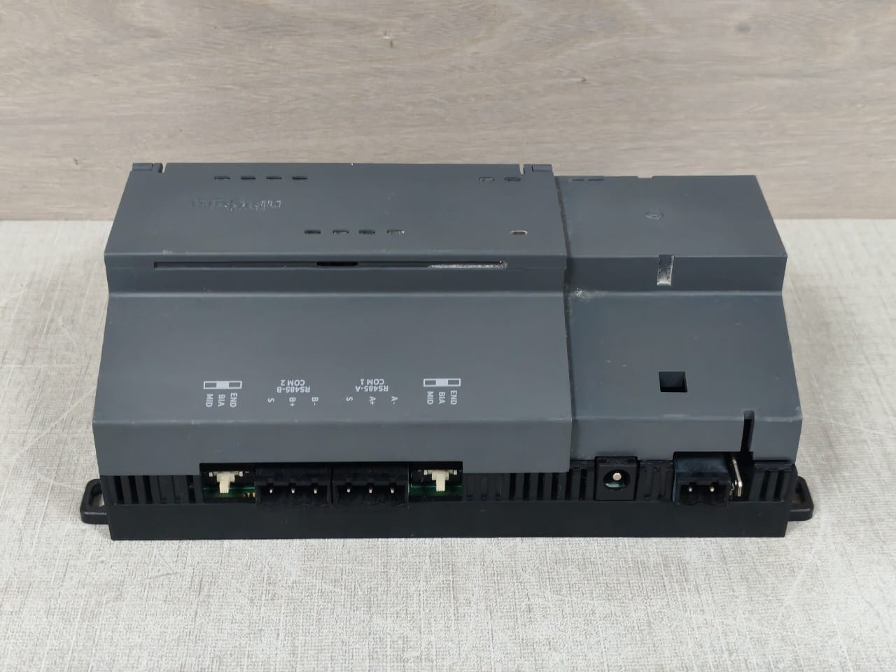 Niagara 32300323.002C 12977 NIAGARA 32300323.002C 12977 / 32321501-009 REV.A CONTROLLER 8