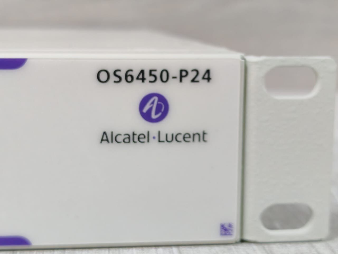 Alcatel-Lucent OS6450-P24 Alcatel-Lucent OS6450-P24 PoE Ethernet Switch 903778-90 ~100-240V,50-60Hz,10A 3